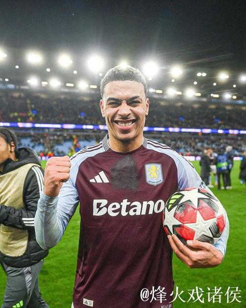 世体:罗杰斯已成明星球员,他将与贝林竞争英格兰队的位置 世体:罗杰斯已成明星球员,他将与贝林竞争英格兰队的位置